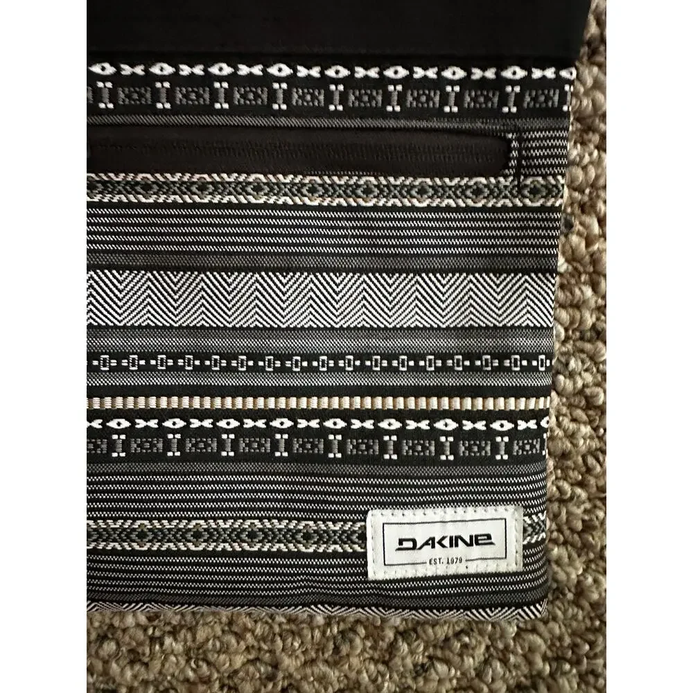 Dakine excellent pre